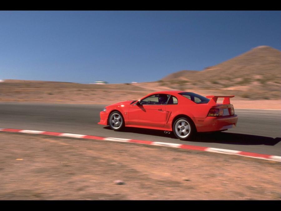  Ford Mustang SVT Cobra R 2000 года  (фото 77 из 128)